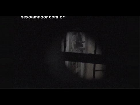 ❤️ Blondie és gravada en secret per un voyeur del barri amagat darrere de maons buits ️❌ Vídeo de sexe al ca.kanalmoscow.ru ☑