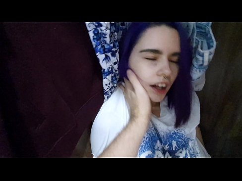 ❤️ Vaig trobar la meva germana a l'armari i la vaig ajudar a correr-se ️❌ Vídeo de sexe al ca.kanalmoscow.ru ☑